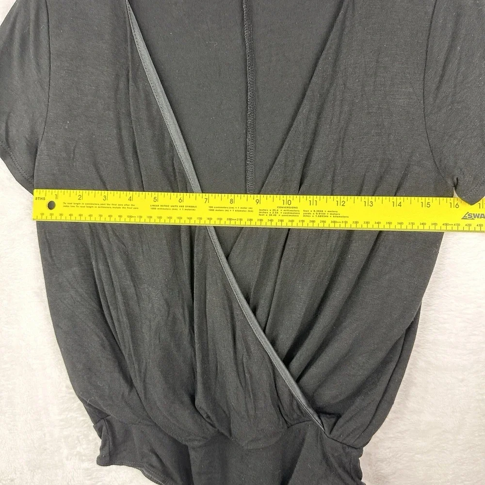 Lulus Womens Top Bodysuit Black Short Sleeve Size XS Satin Lined Edge EUC - Picture 5 of 11